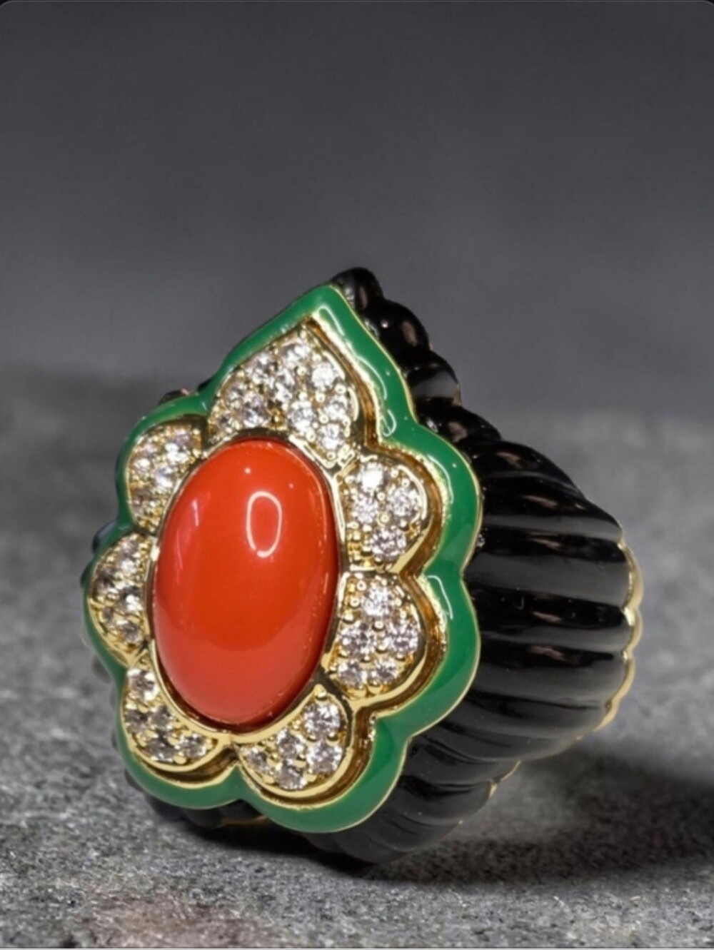 Luxury 18k Gold Plated Onyx Emerald Coral High-end Designer Carved Lucite Ring